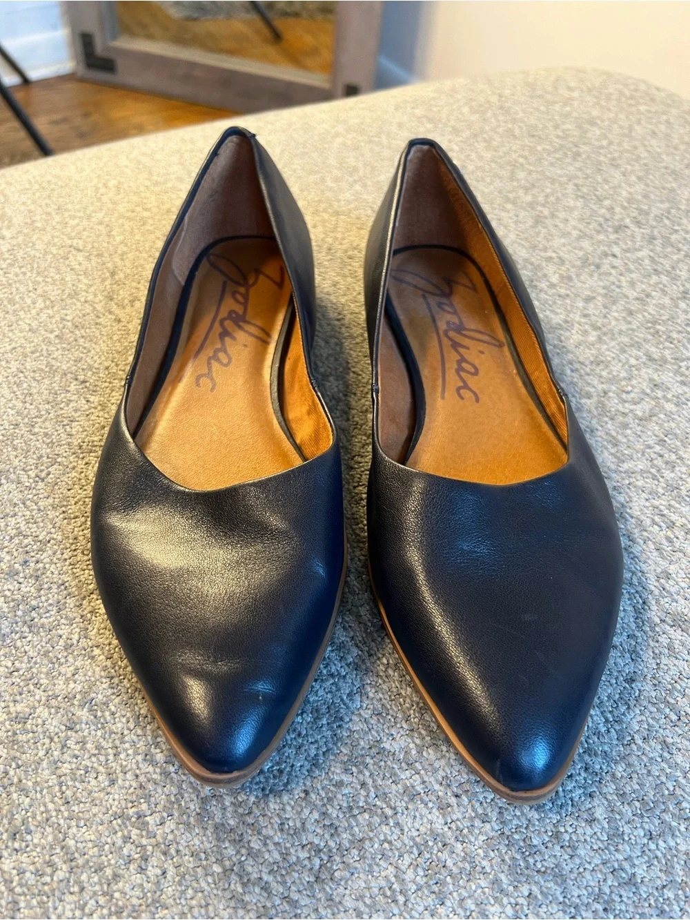 Vionic Black Pointed Leather Ballet Flats
